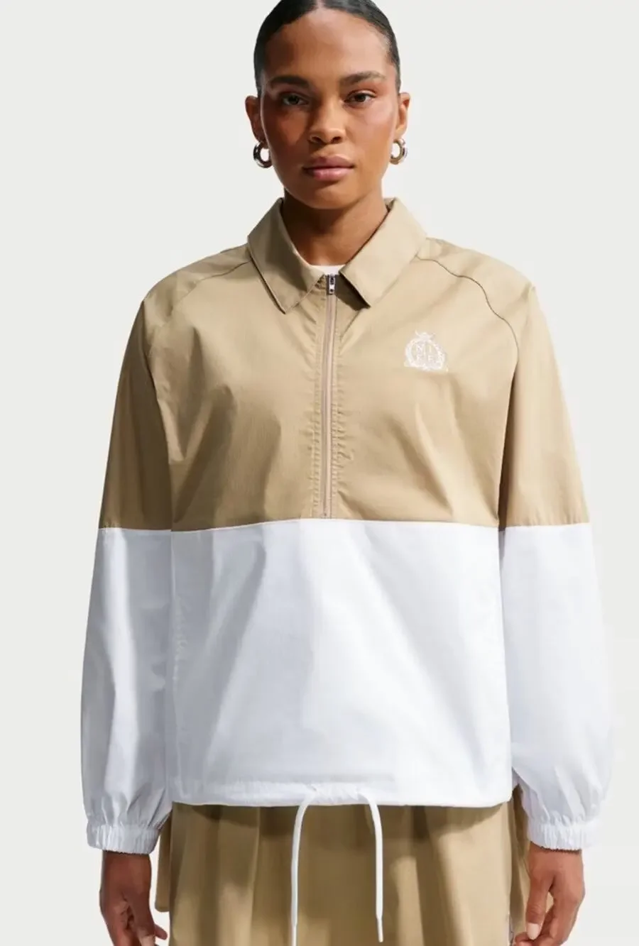 Nike Sportswear Club Oversized Poplin 1/2 Zip Jacket Women’s Medium White Tan